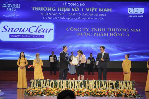 SnowClear nhận giải thưởng 'Thương hiệu số 1 Việt Nam 2022